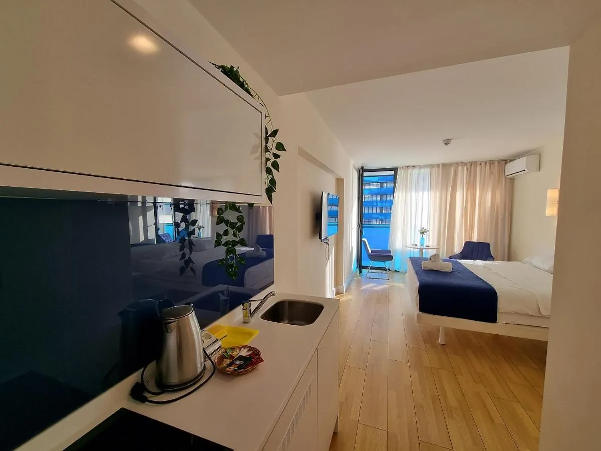 Sea View Aparthotel In Batum