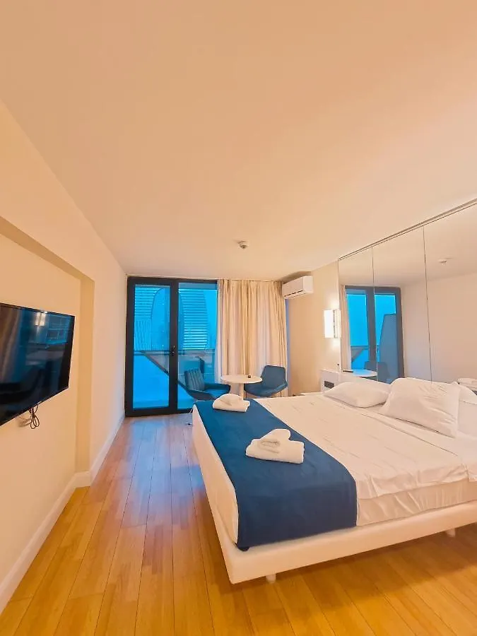 Sea View Aparthotel In Batumi