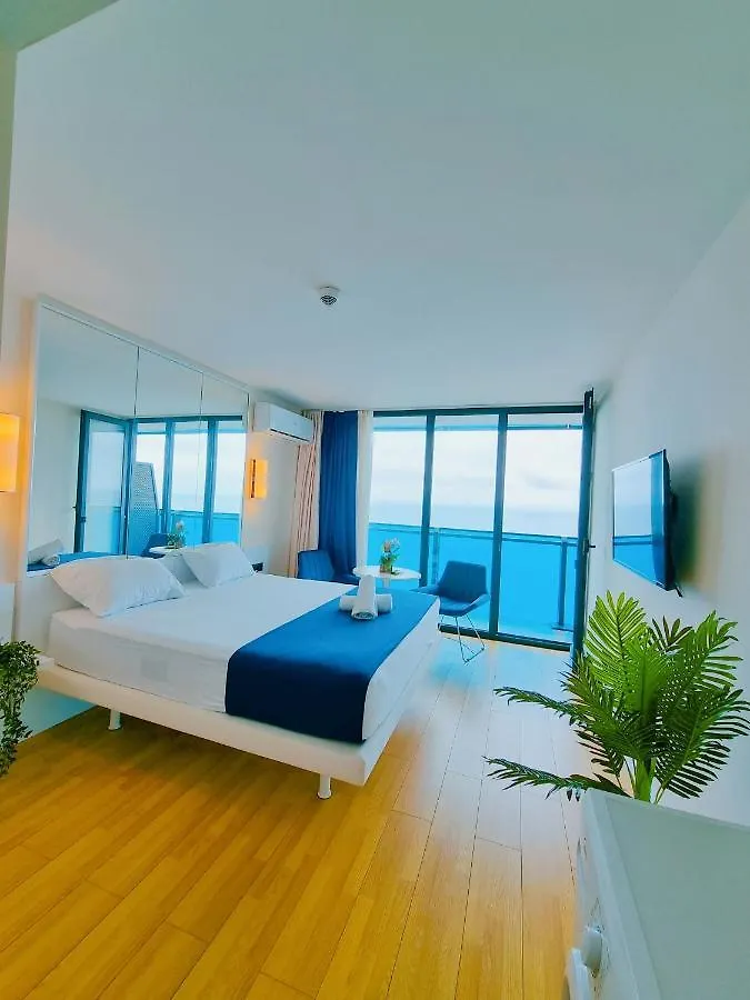 Sea View Aparthotel In Batum