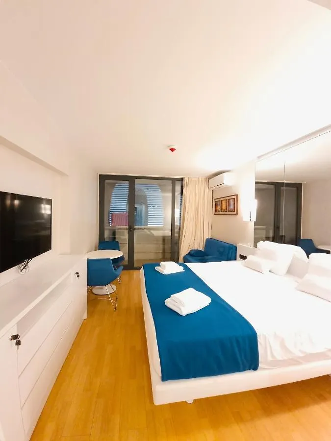 Sea View Aparthotel In Batum