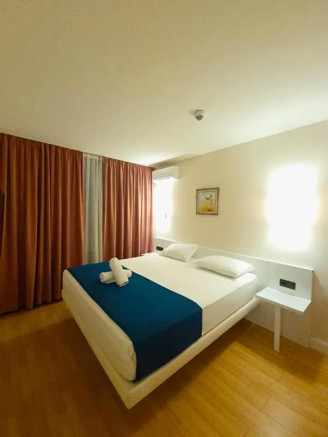 Sea View Aparthotel In Batum 4*,