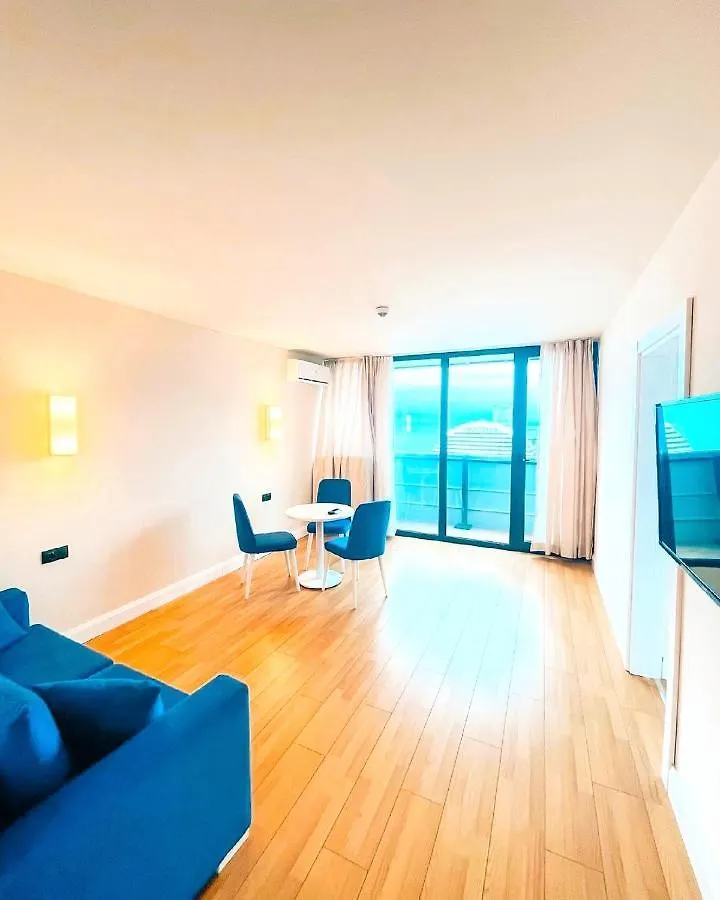 Sea View Aparthotel In Batum